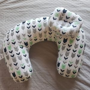 Nursing pillow